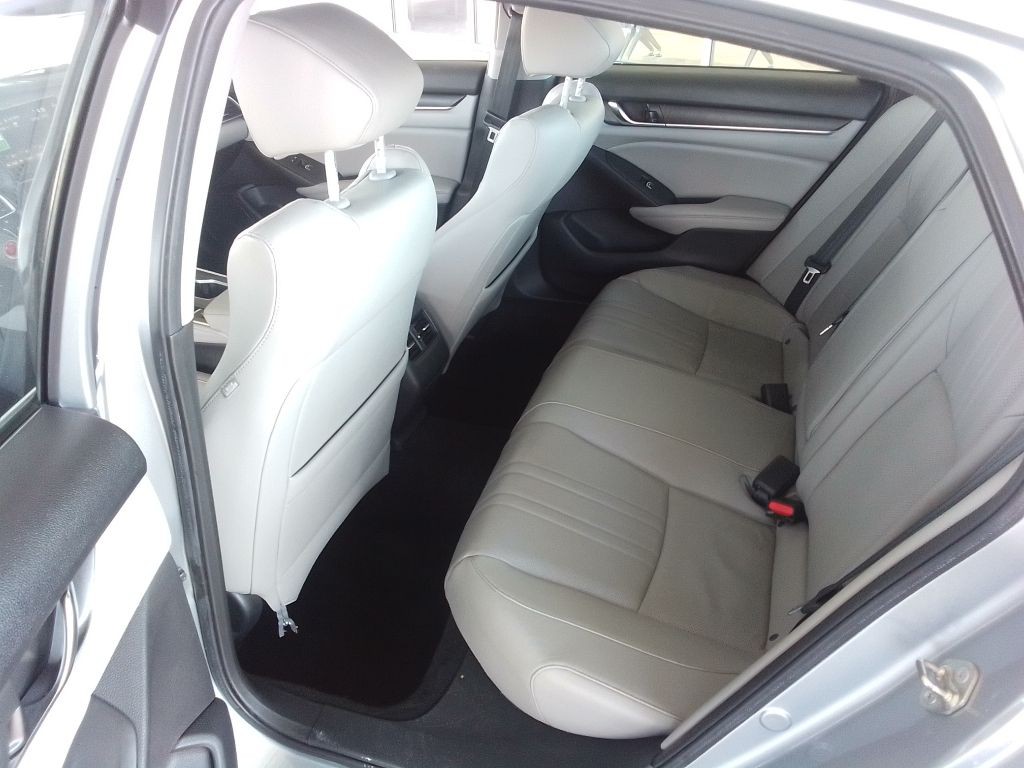 2019 Honda Accord Image 17