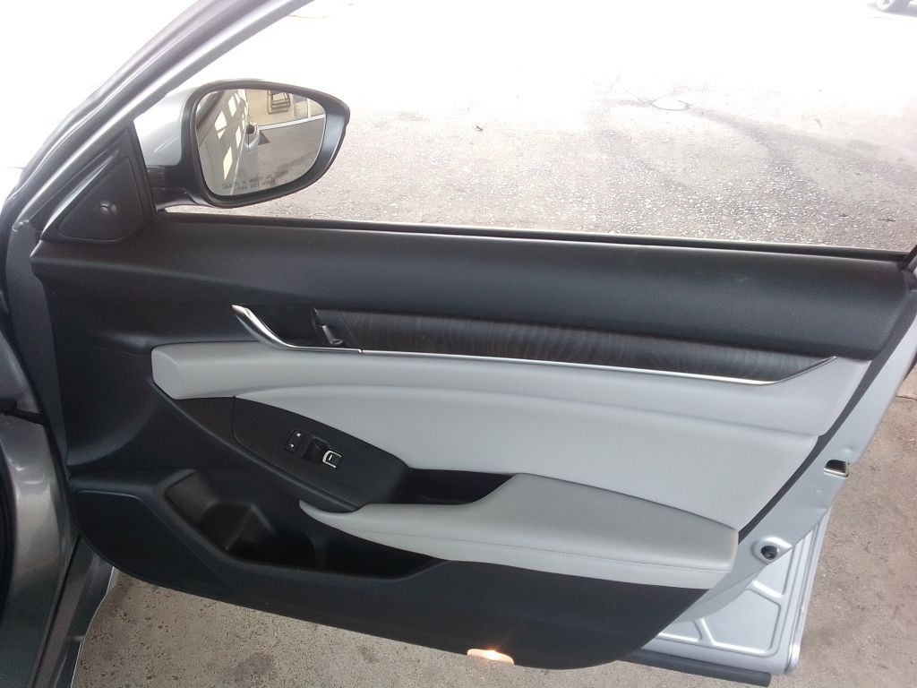 2019 Honda Accord Image 23