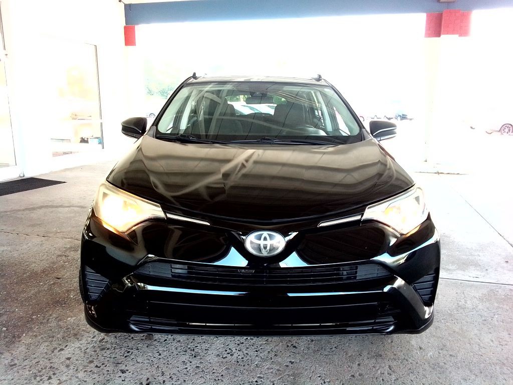 2017 Toyota Rav4 Image 2