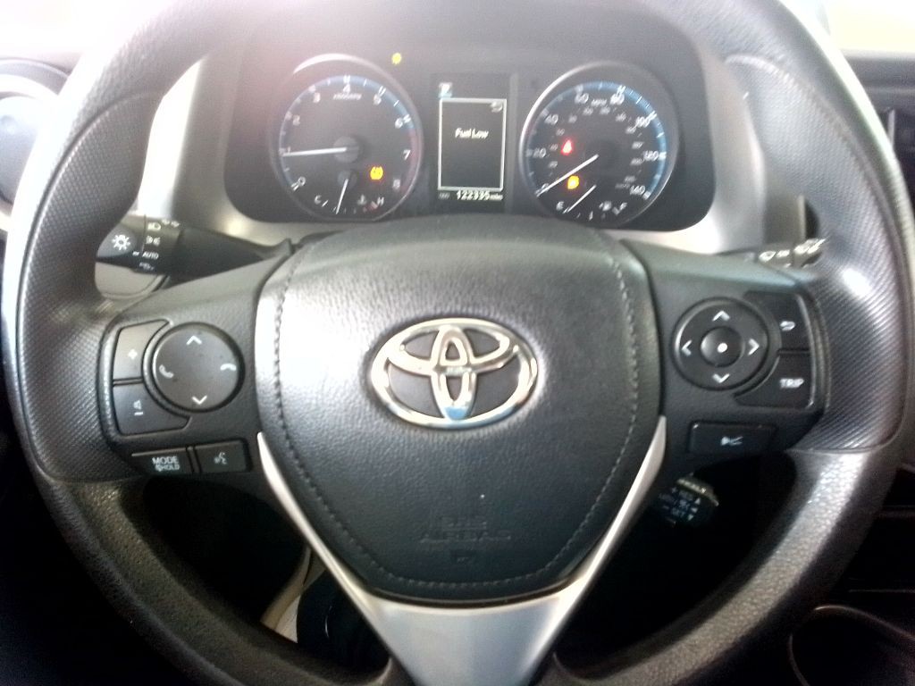 2017 Toyota Rav4 Image 8