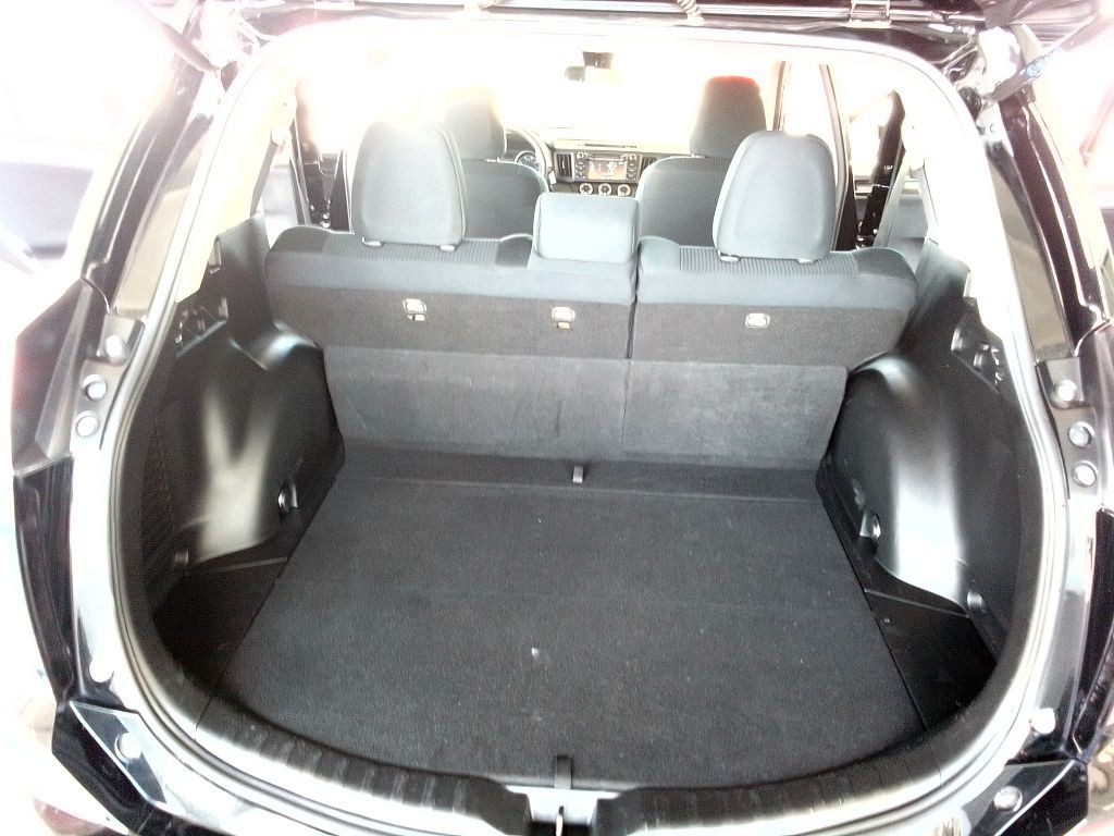 2017 Toyota Rav4 Image 16