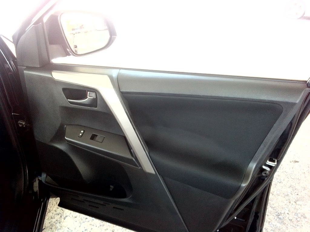 2017 Toyota Rav4 Image 19