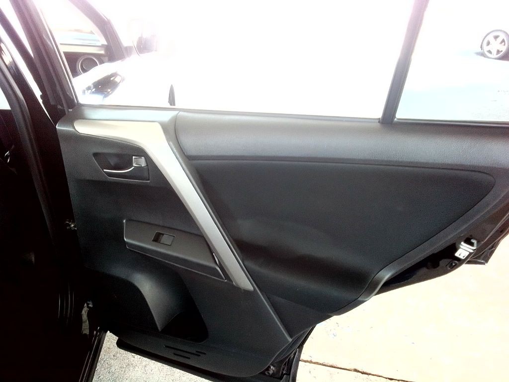 2017 Toyota Rav4 Image 20