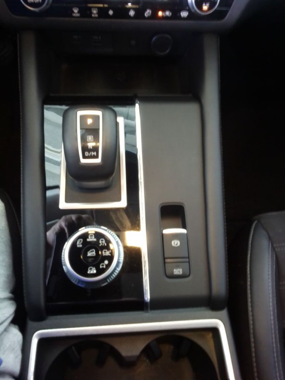 2022 Mitsubishi Outlander Image 11