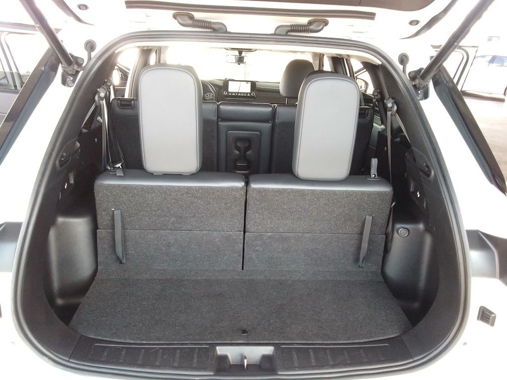 2022 Mitsubishi Outlander Image 21