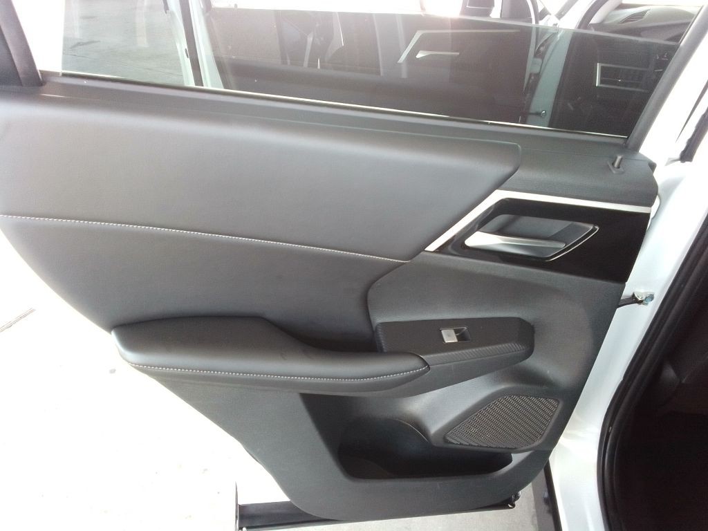 2022 Mitsubishi Outlander Image 23