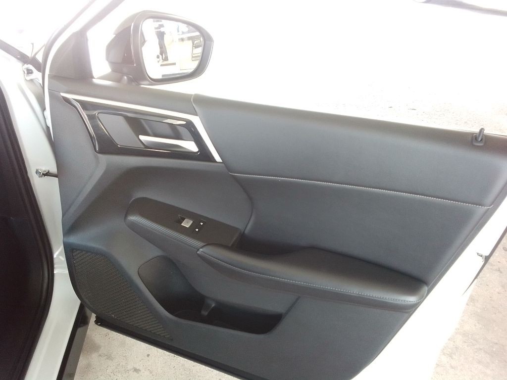 2022 Mitsubishi Outlander Image 25