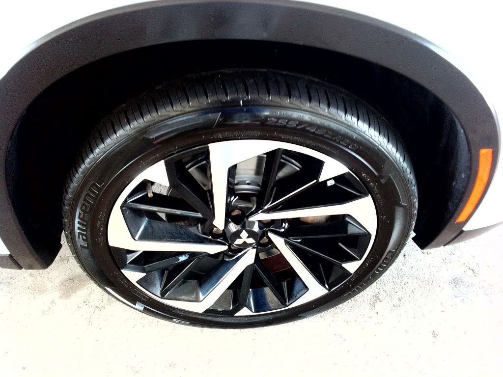 2022 Mitsubishi Outlander Image 29