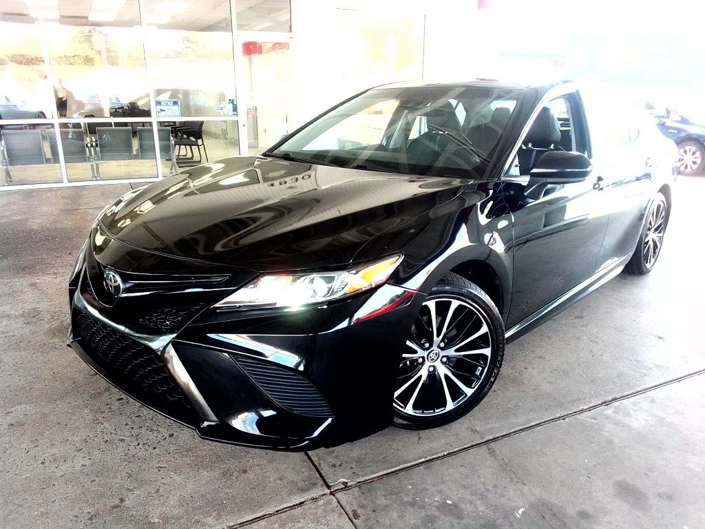 2020 Toyota Camry Image 1