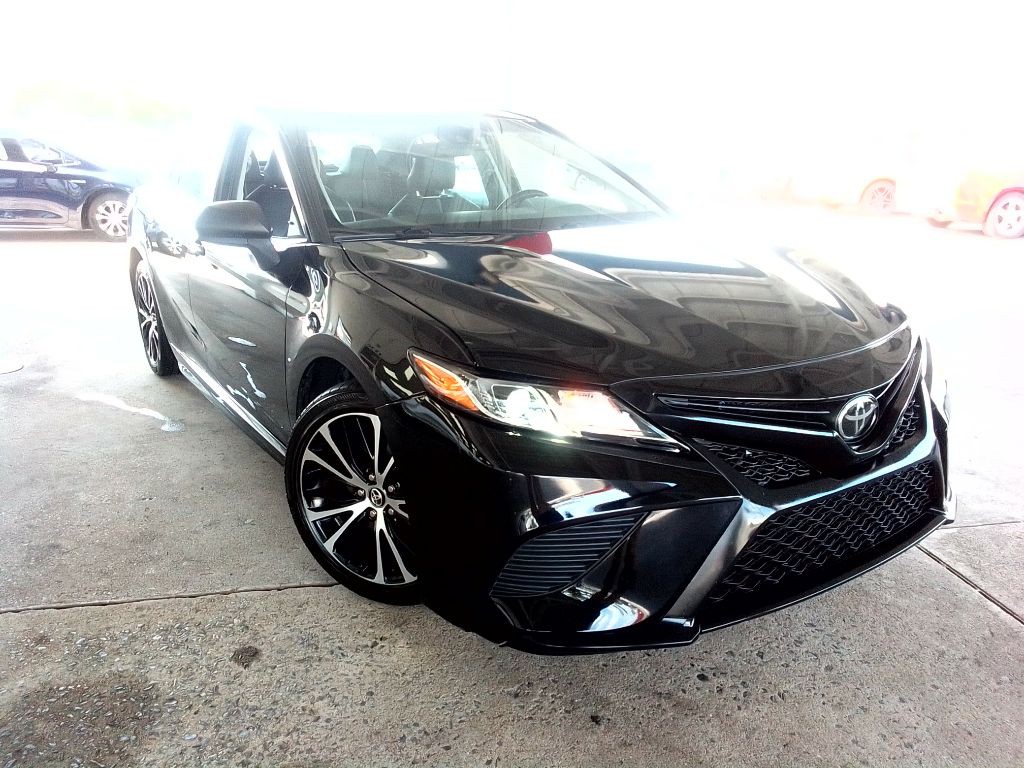 2020 Toyota Camry Image 3
