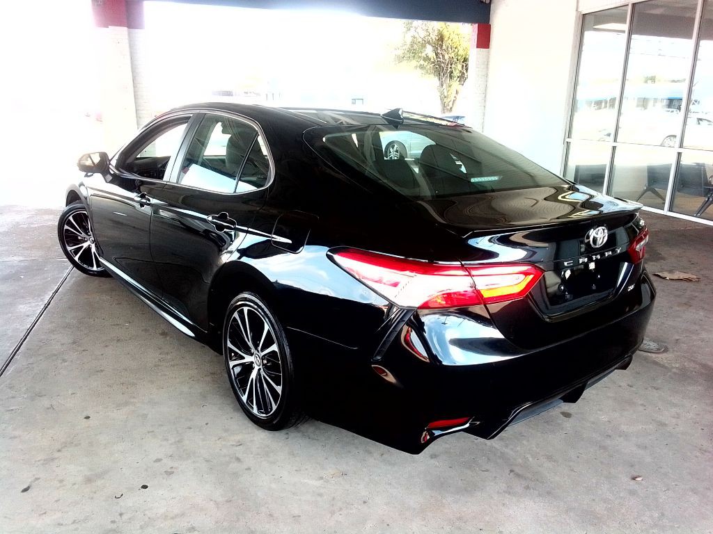 2020 Toyota Camry Image 4
