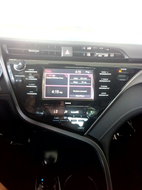 2020 Toyota Camry Image 11