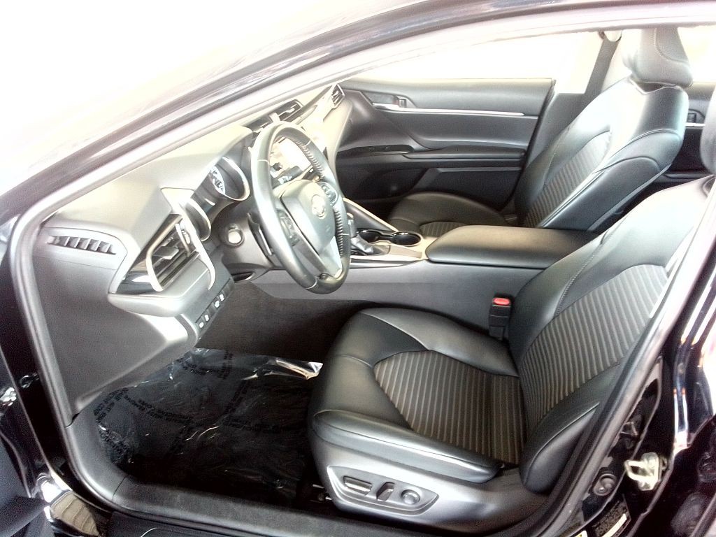2020 Toyota Camry Image 12
