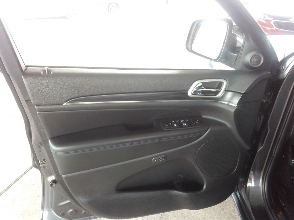 2020 Jeep Grand Cherokee Image 23