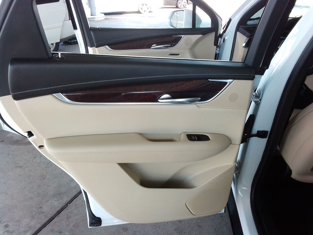 2017 Cadillac XT5 Image 24