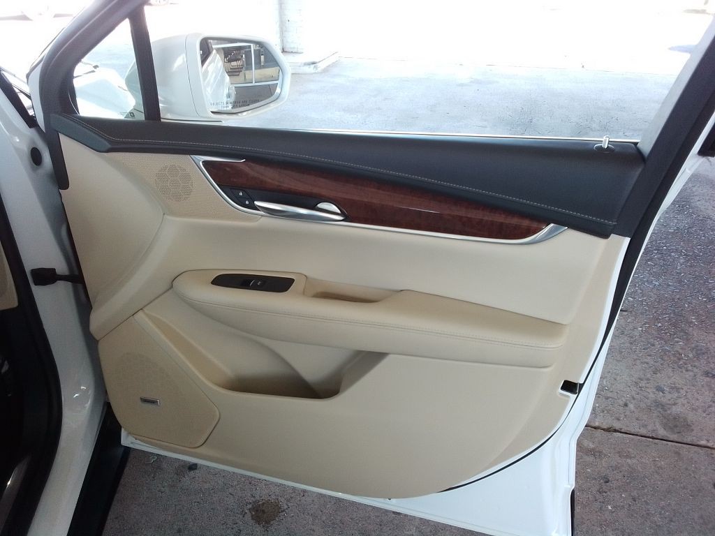 2017 Cadillac XT5 Image 25