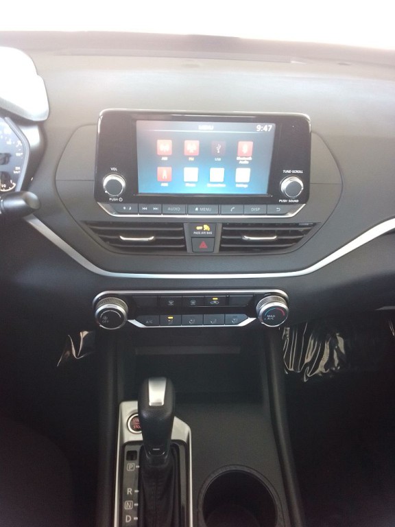 2023 Nissan Altima Image 9