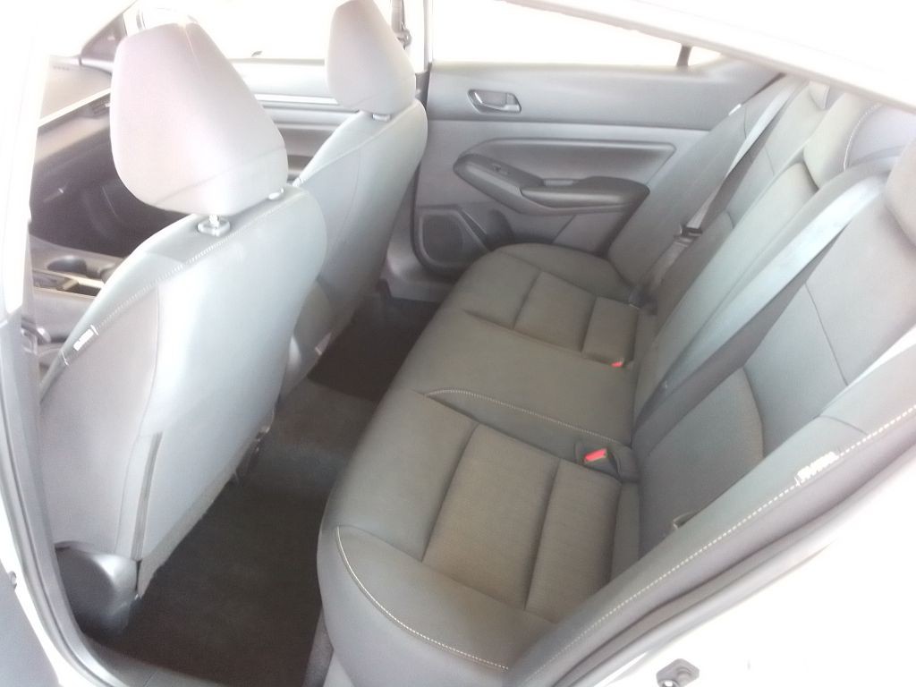 2023 Nissan Altima Image 16