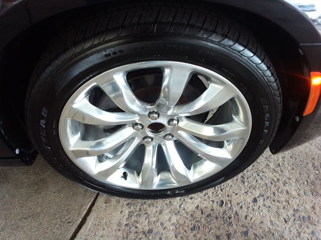 2019 Chrysler 300 Image 25