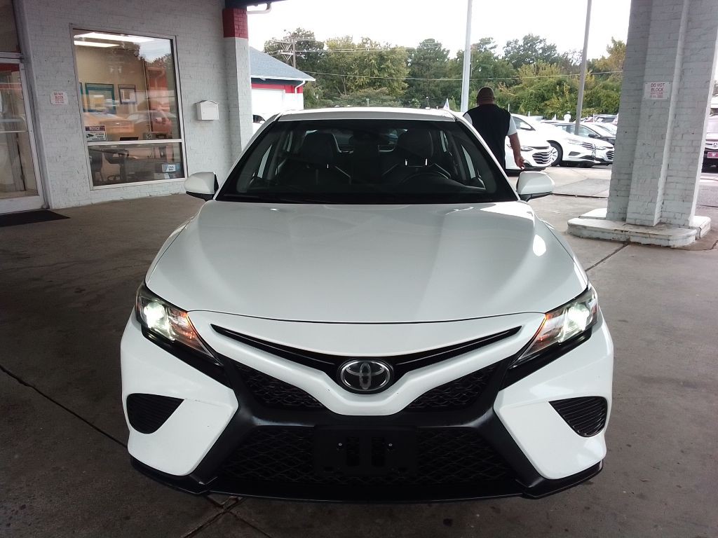 2019 Toyota Camry Image 2