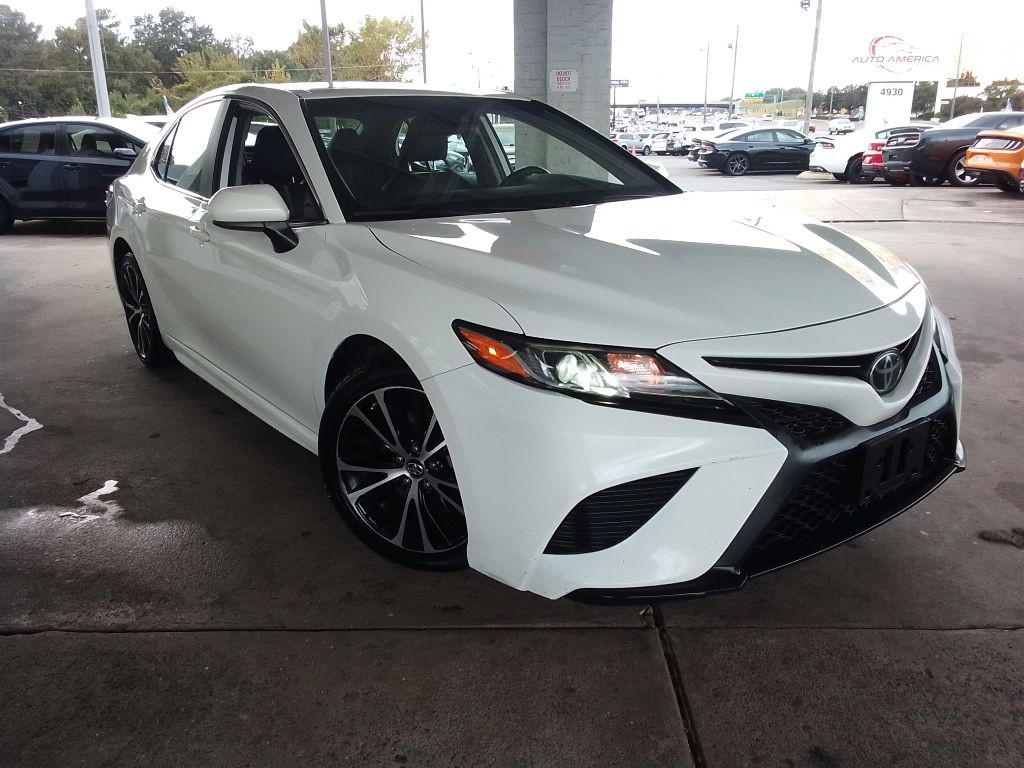 2019 Toyota Camry Image 3
