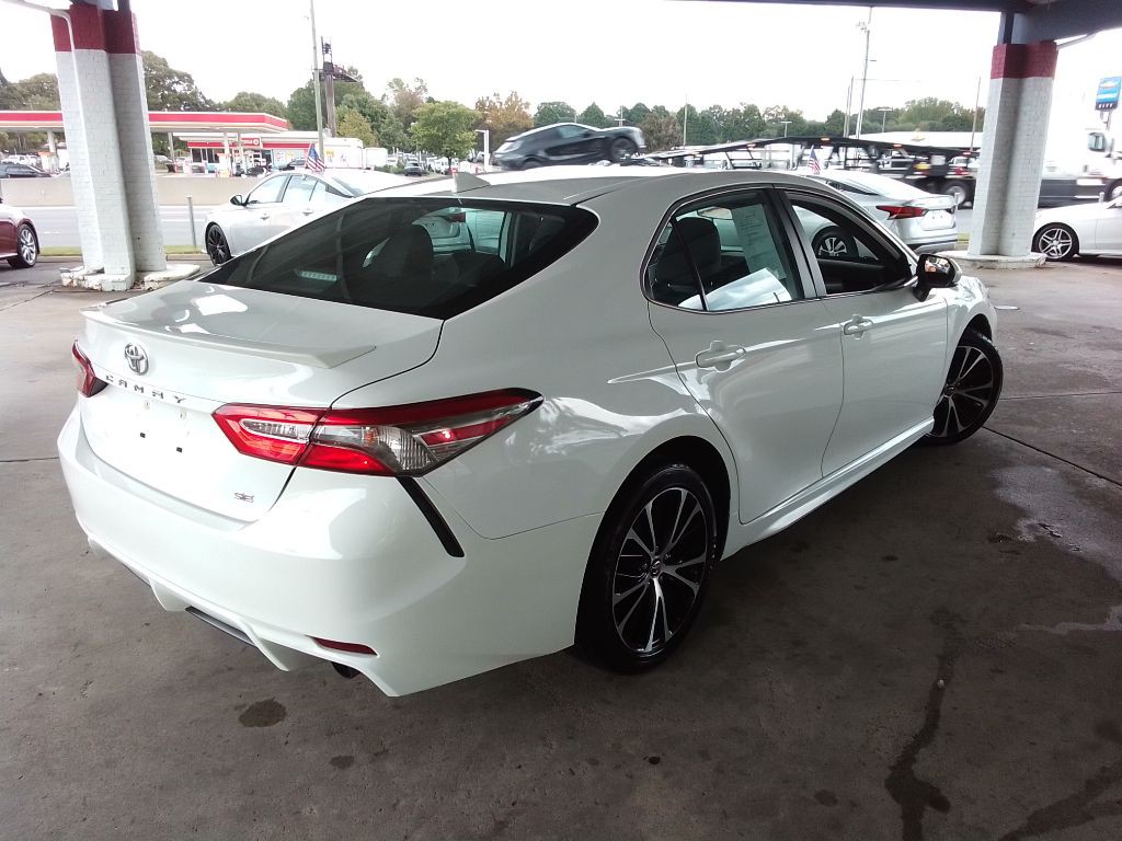 2019 Toyota Camry Image 5