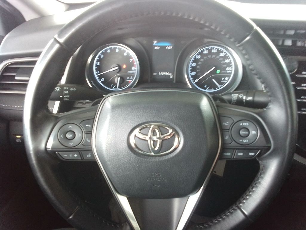 2019 Toyota Camry Image 8