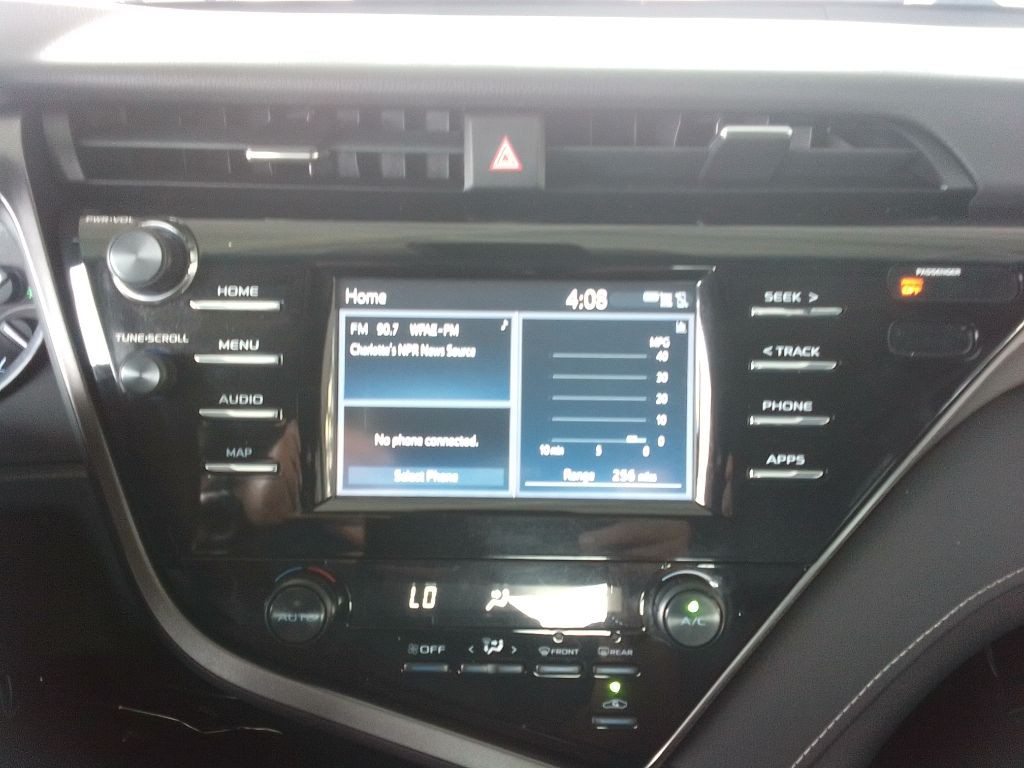 2019 Toyota Camry Image 11