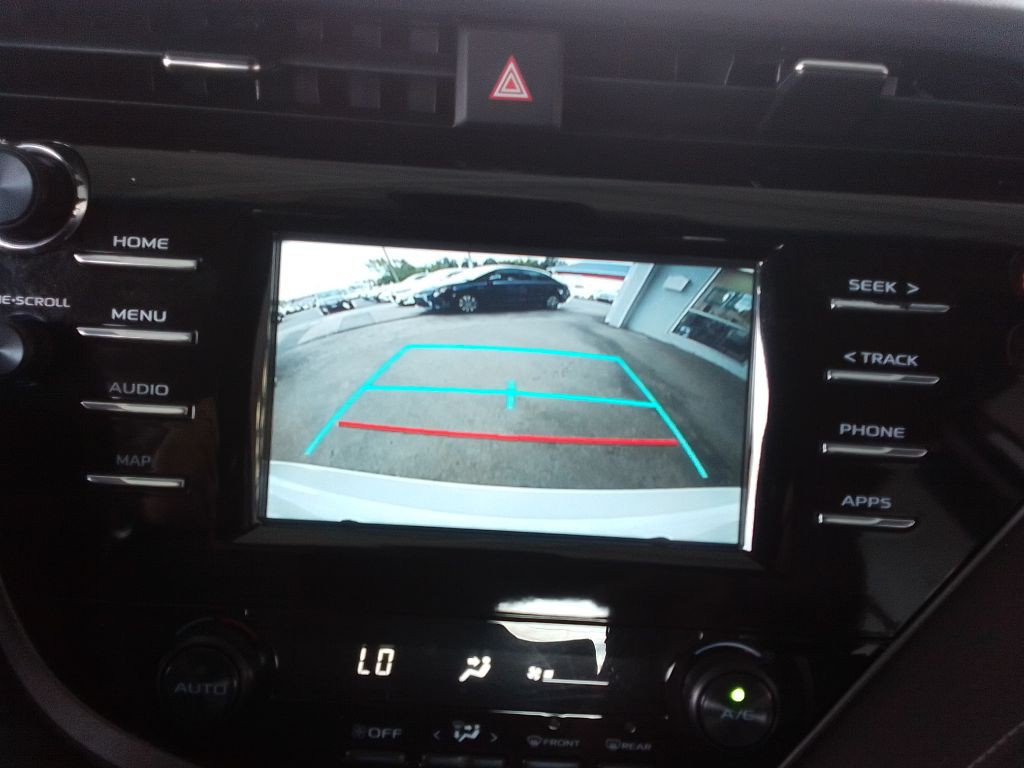 2019 Toyota Camry Image 12