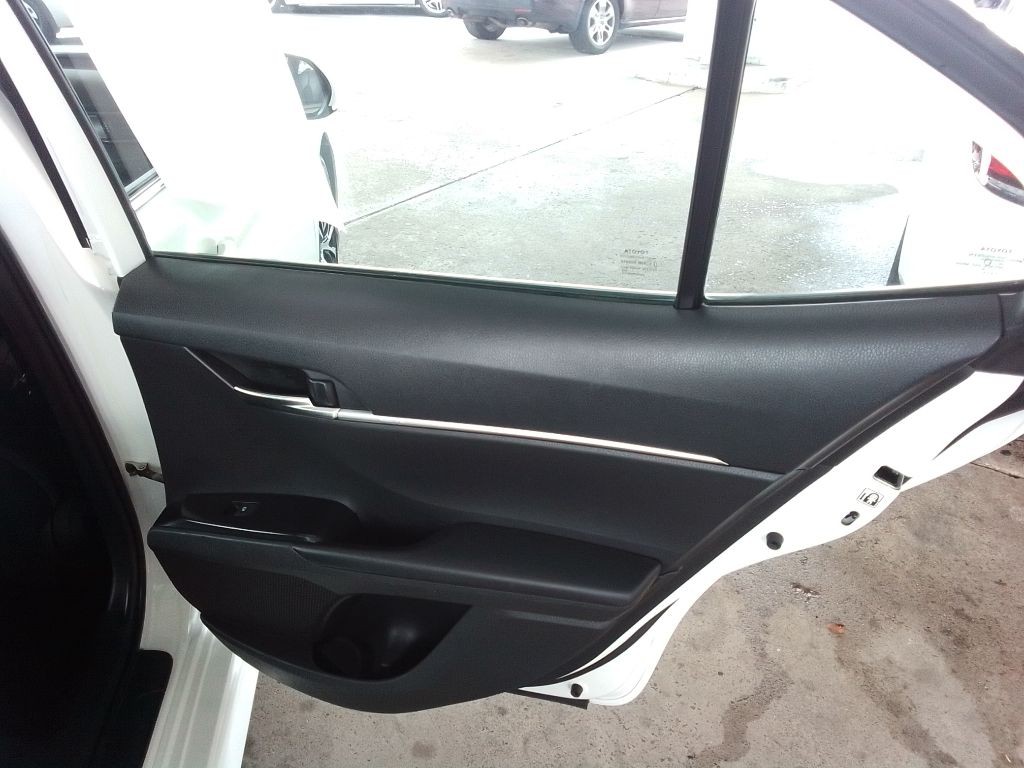 2019 Toyota Camry Image 21