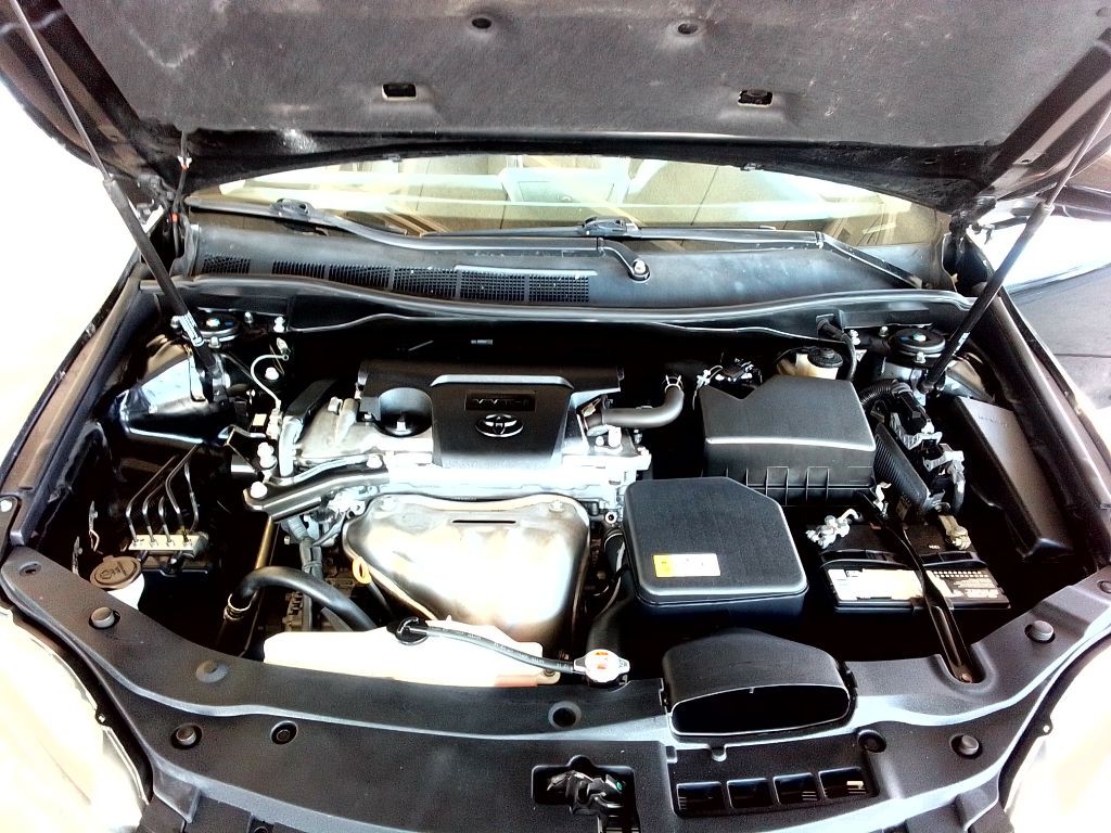 2017 Toyota Camry Image 23