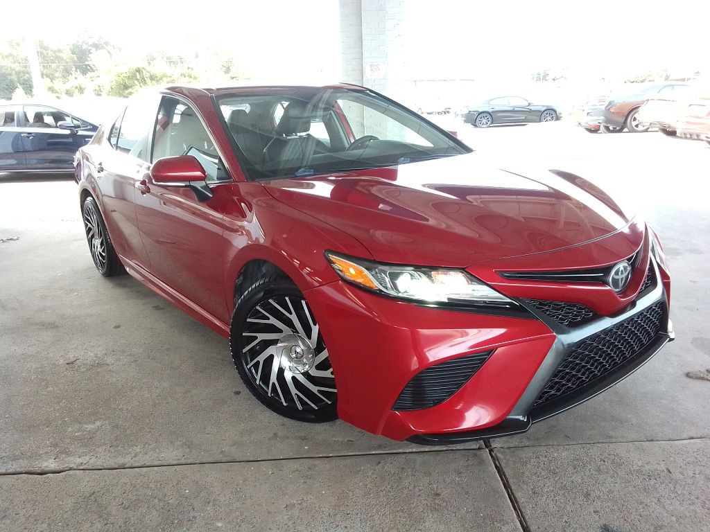 2020 Toyota Camry Image 3