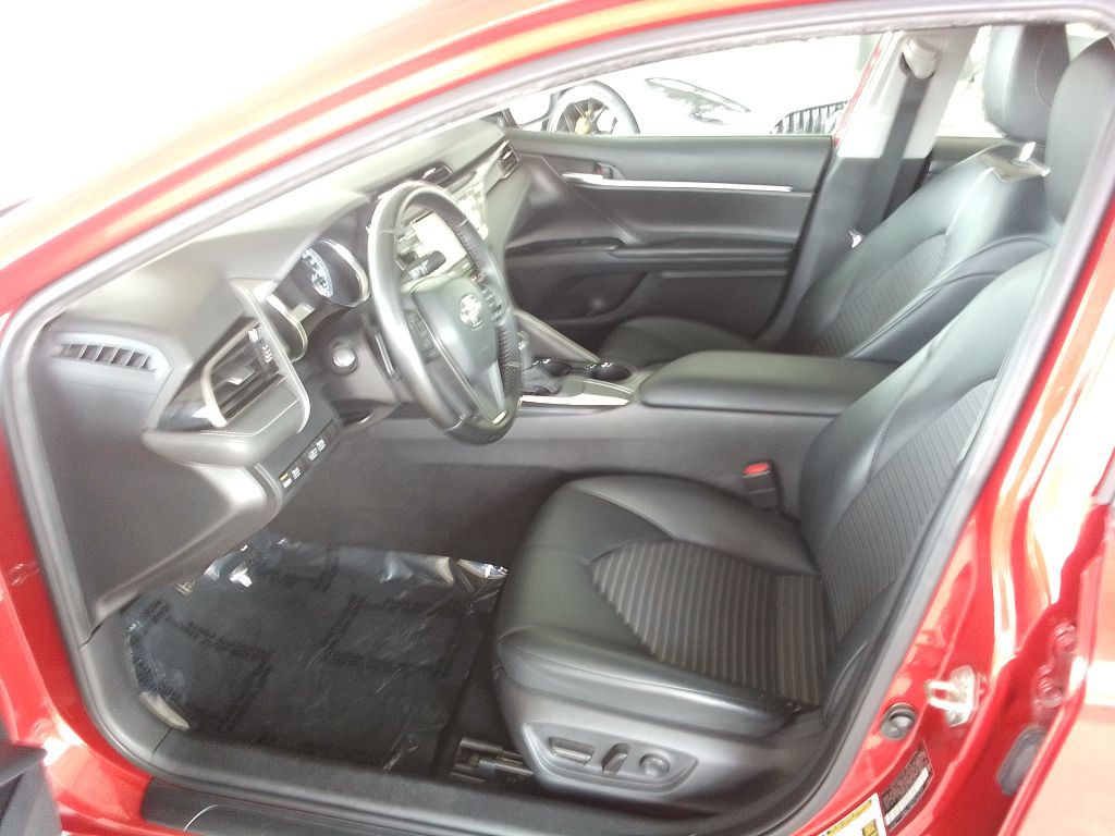 2020 Toyota Camry Image 13