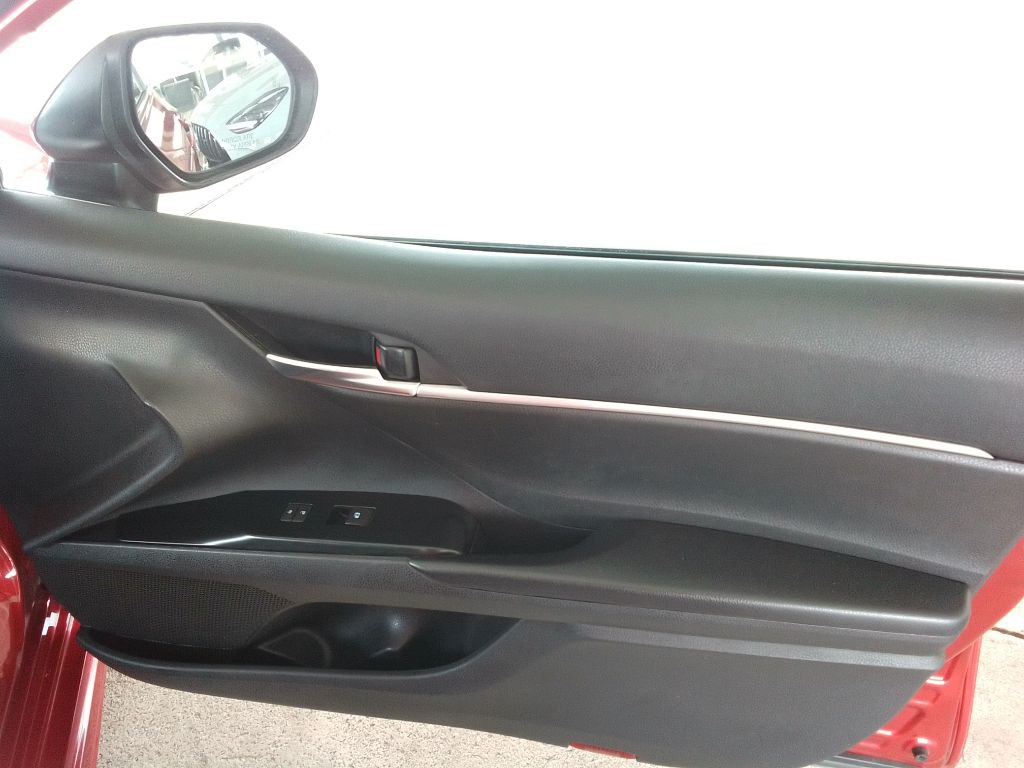 2020 Toyota Camry Image 20
