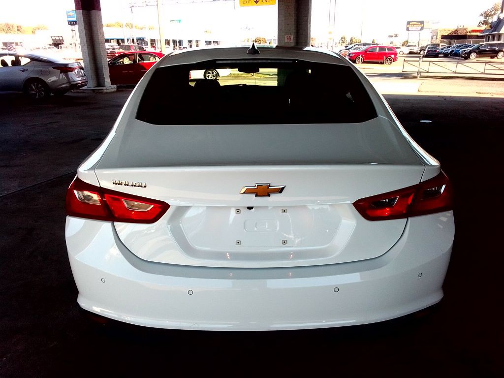 2023 Chevrolet Malibu Image 3