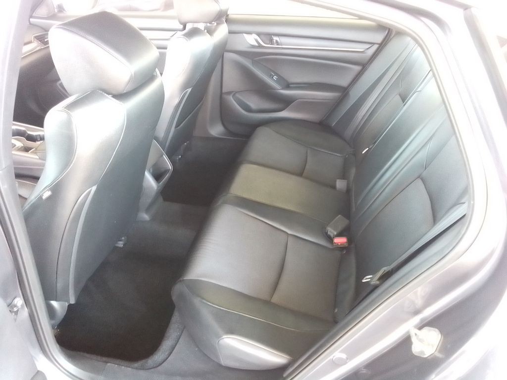 2018 Honda Accord Image 16