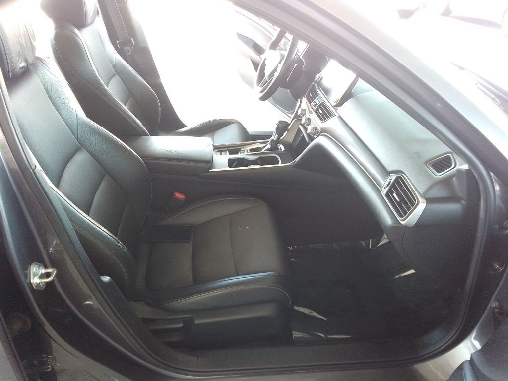 2018 Honda Accord Image 17