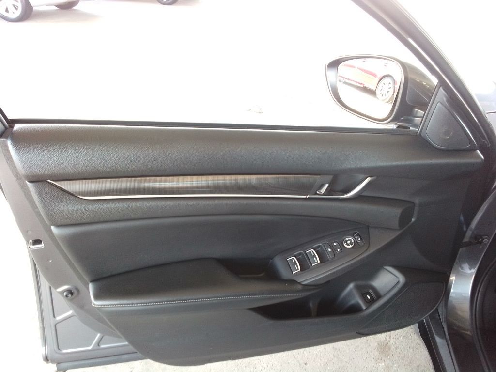 2018 Honda Accord Image 20