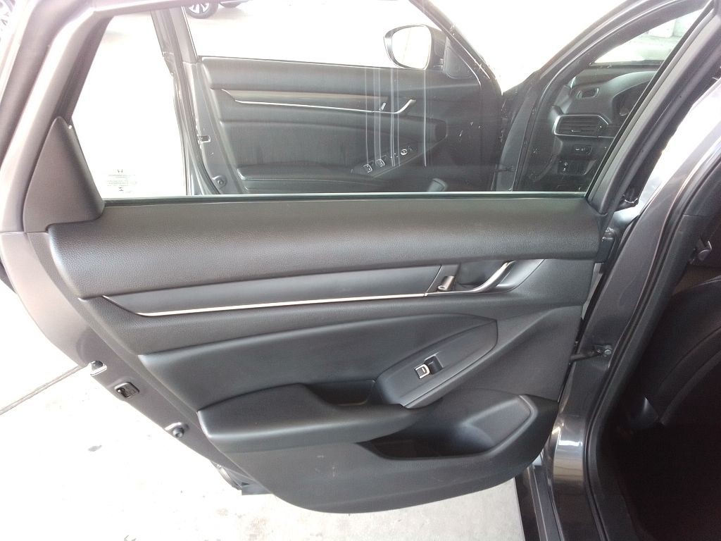 2018 Honda Accord Image 21