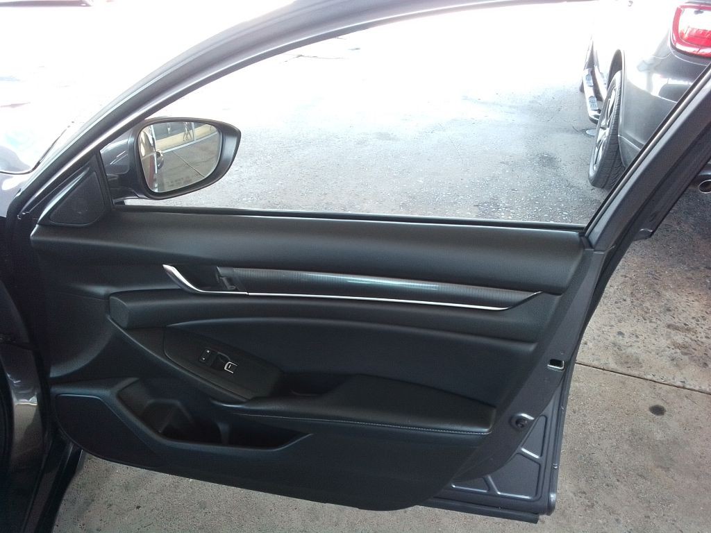 2018 Honda Accord Image 22