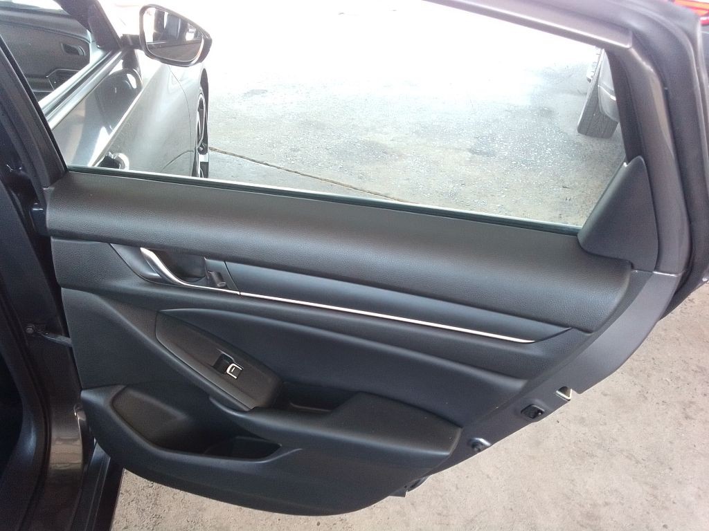 2018 Honda Accord Image 23