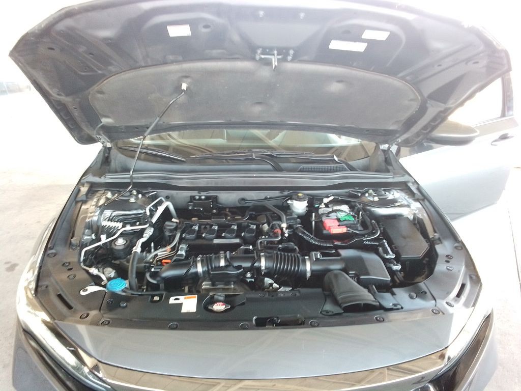 2018 Honda Accord Image 24
