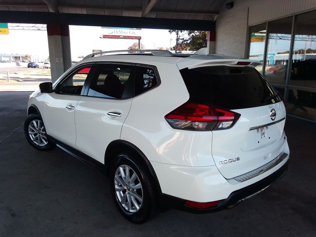 2017 Nissan Rogue Image 4