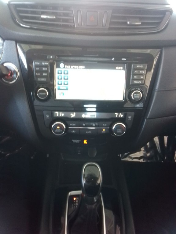 2017 Nissan Rogue Image 9