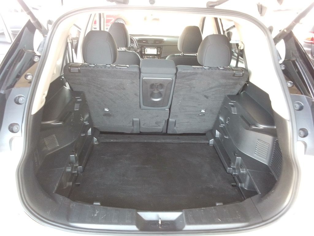 2017 Nissan Rogue Image 19