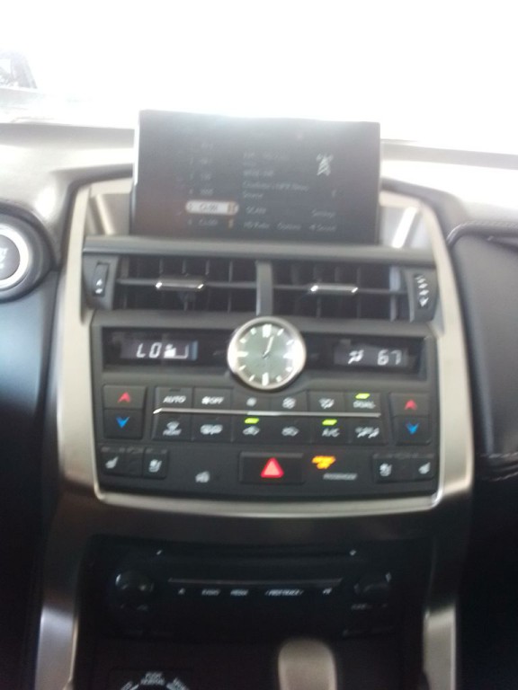 2016 Lexus NX Image 9