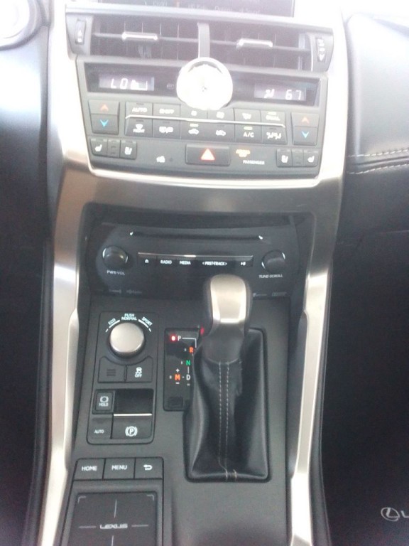 2016 Lexus NX Image 10