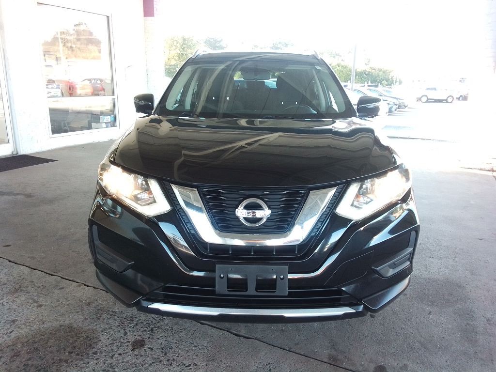 2017 Nissan Rogue Image 2
