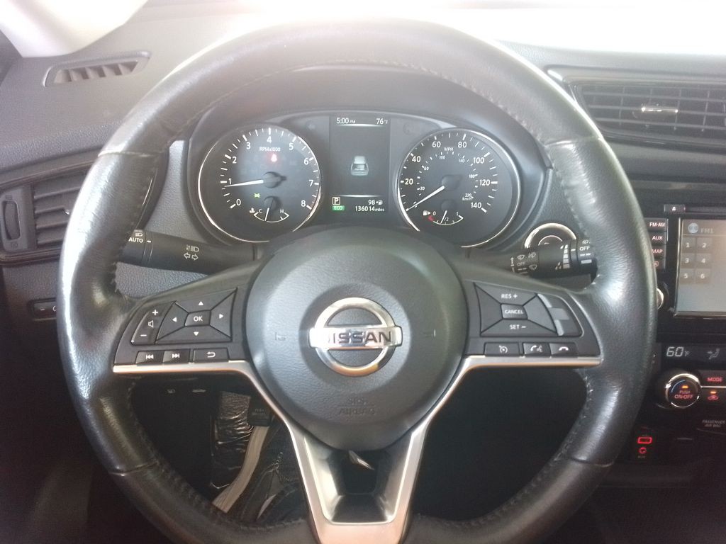 2017 Nissan Rogue Image 8