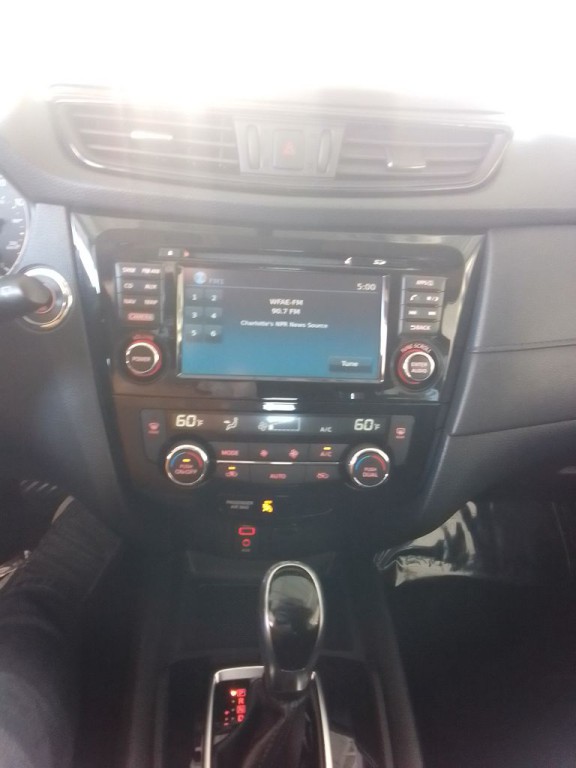 2017 Nissan Rogue Image 9